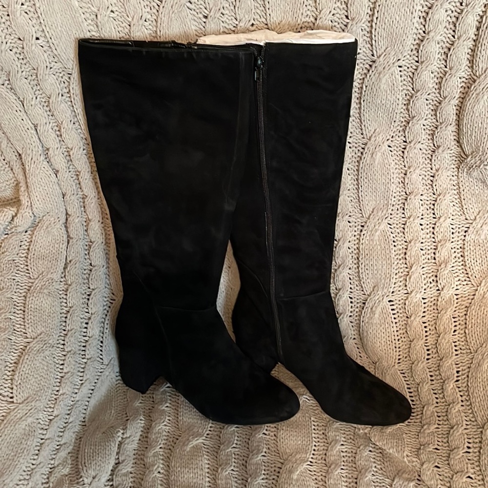 New Black Suede Radella International Concepts 11M Heeled Boots - Never Worn!